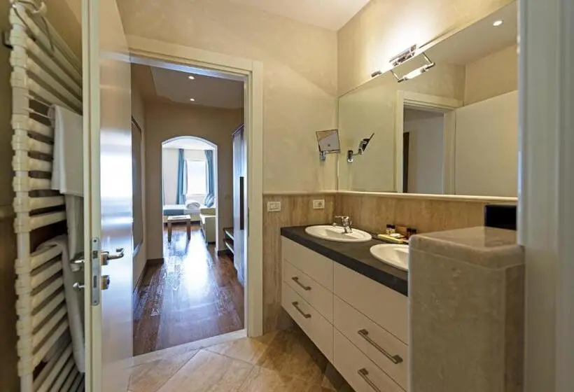 Superior room with lake view, Baia D Oro   Adults Only