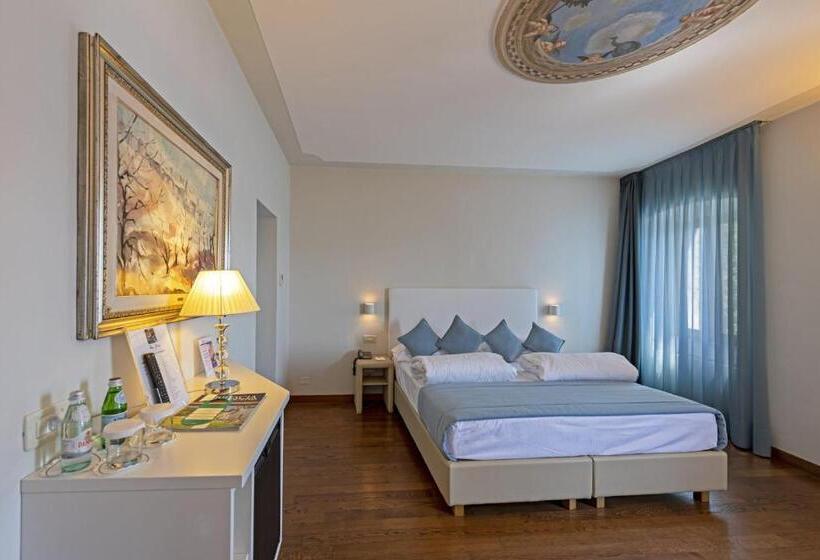 Superior room with lake view, Baia D Oro   Adults Only