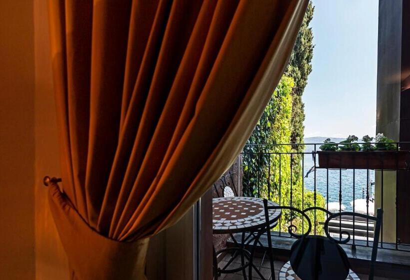 Superior room with lake view, Baia D Oro   Adults Only