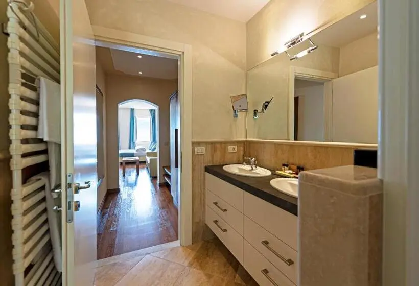 Superior room with lake view, Baia D Oro   Adults Only