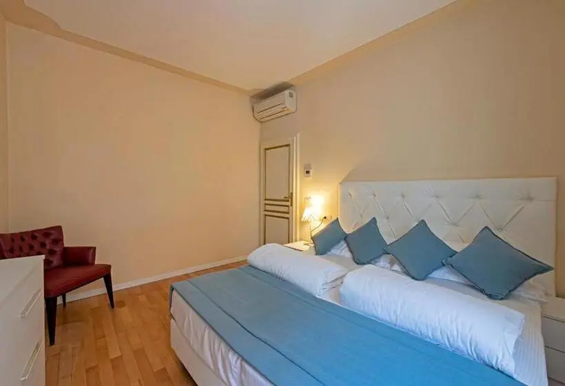 Suite with lake view, Baia D Oro   Adults Only