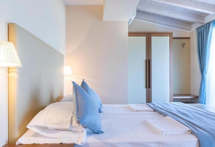 Superior room with lake view, Baia D Oro   Adults Only