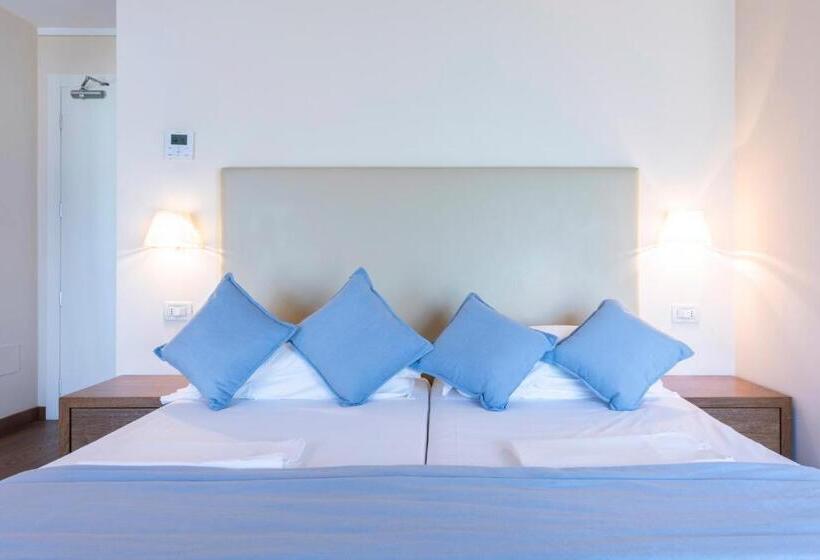 Superior room with lake view, Baia D Oro   Adults Only