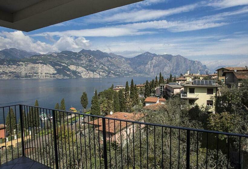 غرفة تنفيذية مع  إطلالات, Capri