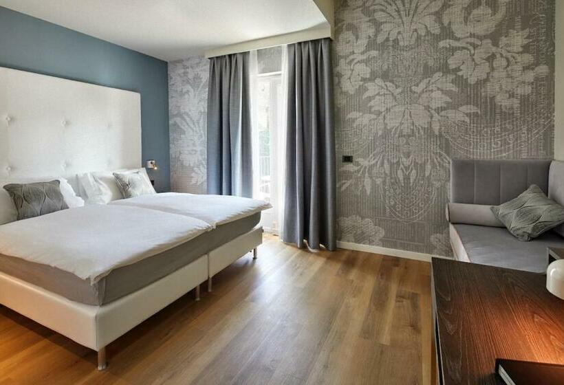 غرفة تنفيذية مع  إطلالات, Capri