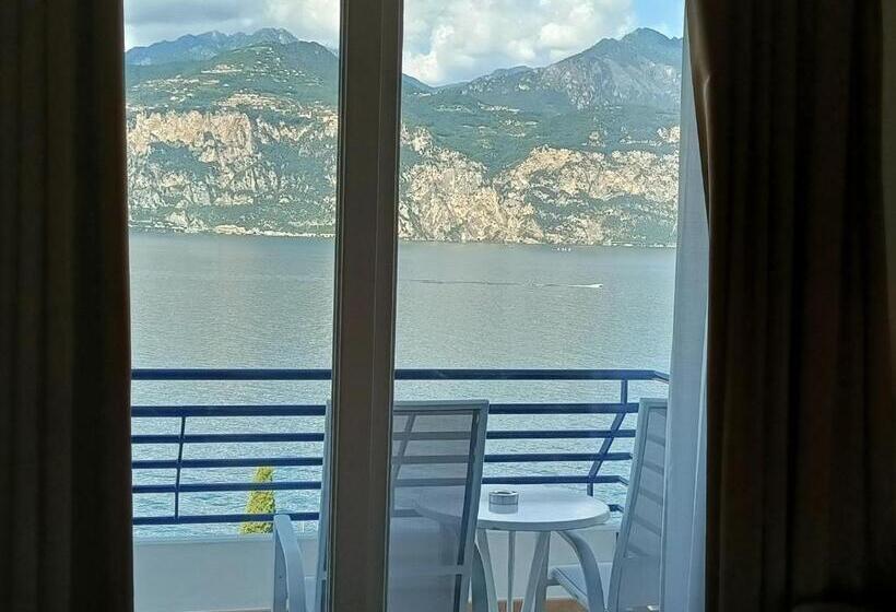 غرفة ديلوكس مطلة على البحيرة, Capri