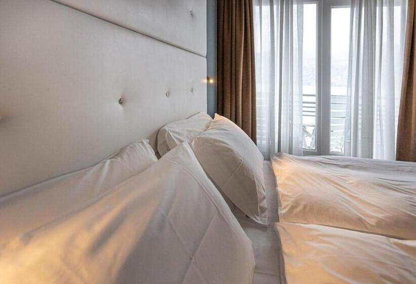 غرفة سوبيريور ثلاثية, Capri