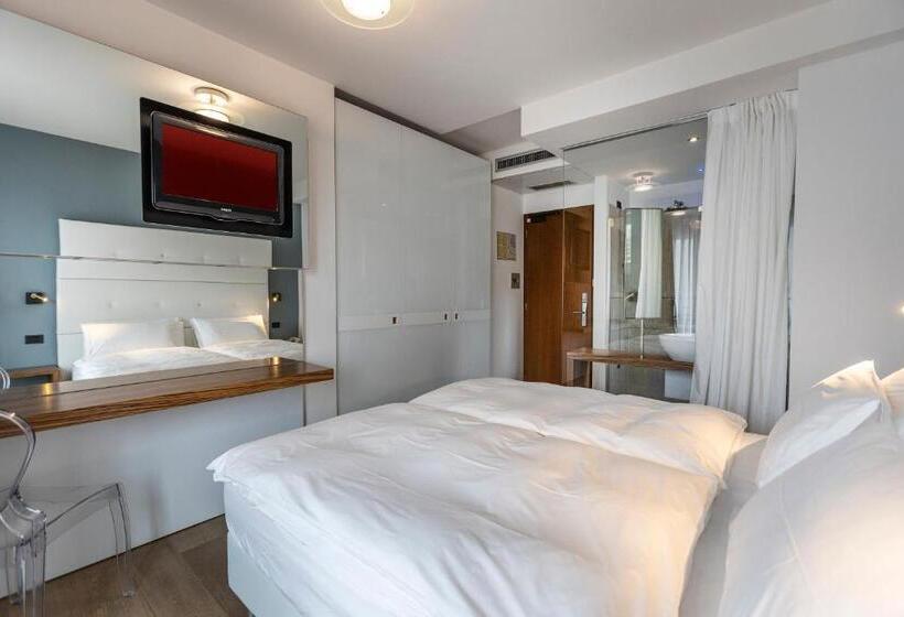 غرفة سوبيريور ثلاثية, Capri