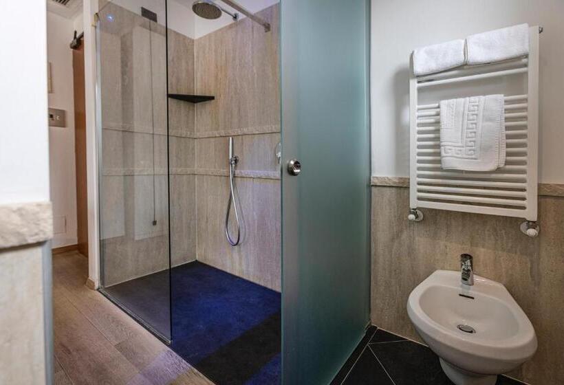 غرفة سوبيريور ثلاثية, Capri