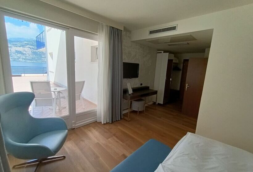 غرفة تنفيذية, Capri