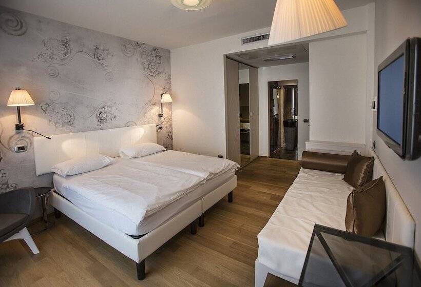 غرفة ديلوكس مطلة على البحيرة, Capri