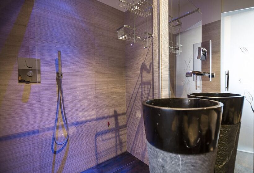 غرفة ديلوكس مطلة على البحيرة, Capri