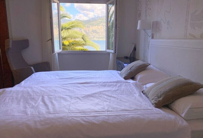 غرفة قياسية ثلاثية, Capri