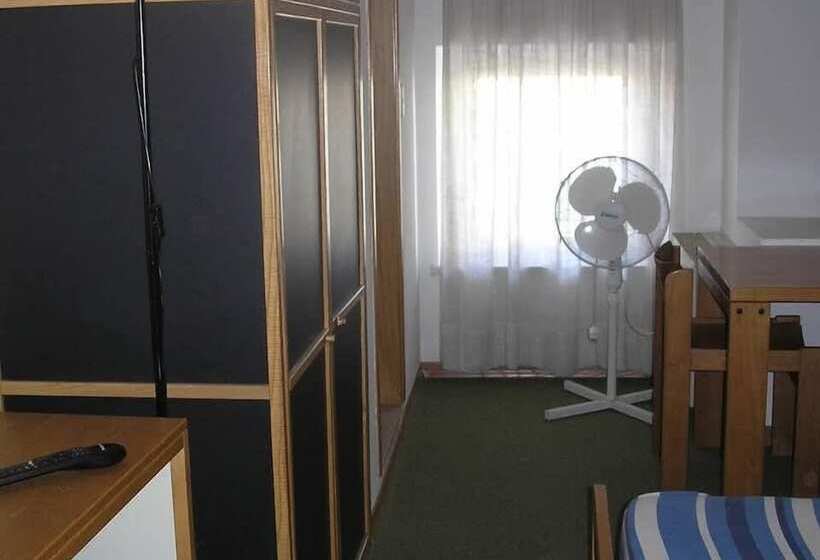 スタンダードシングルルーム, Doge Inn