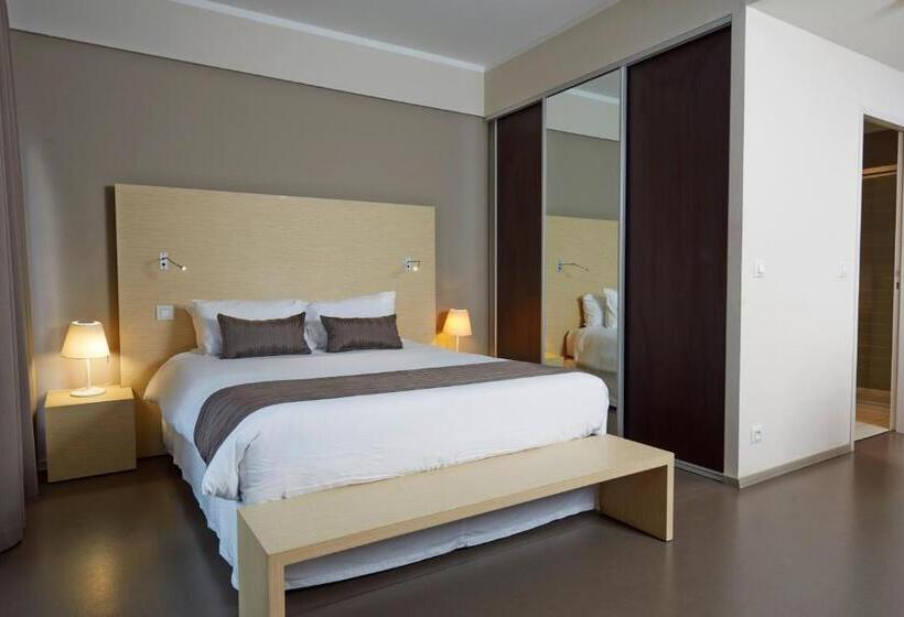 اتاق پرمیوم, Du Centre