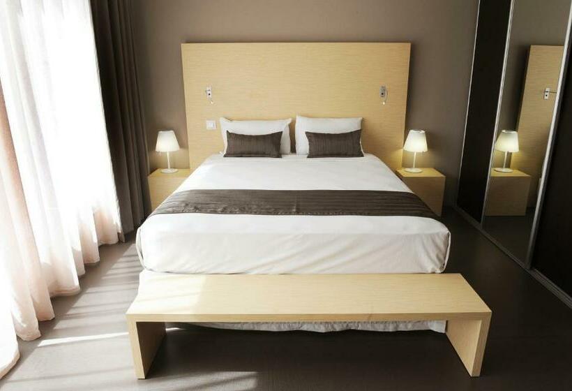 استودیوی سوپریور, Du Centre