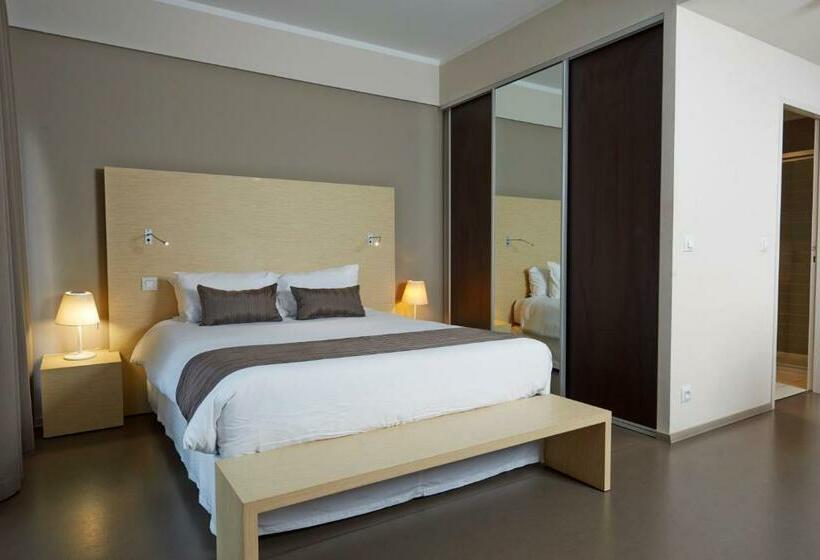 استودیوی لوکس, Du Centre