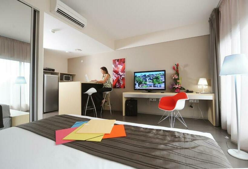 استودیوی سوپریور, Du Centre