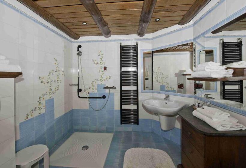 غرفة قياسية رباعية, La Brace