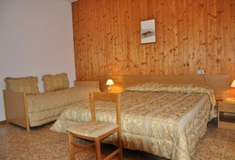 Четырехместный Номер Стандарт, La Villa