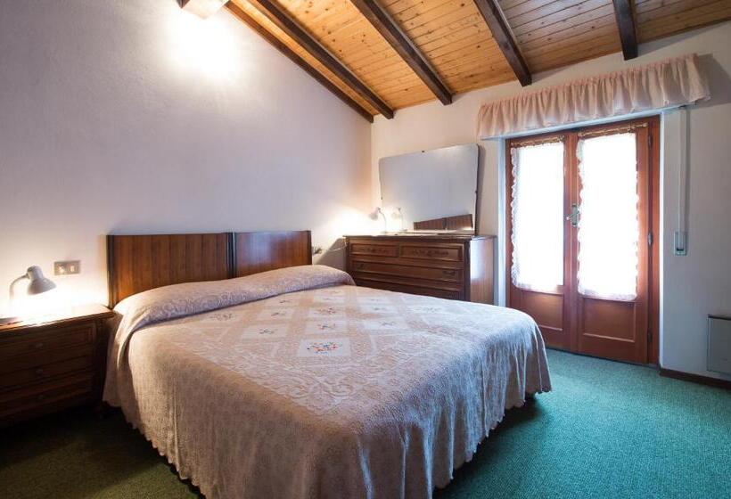 Апартаменты 3 Спальни, La Villa