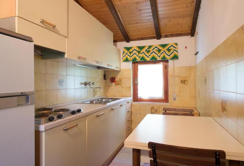 Апартаменты 3 Спальни, La Villa