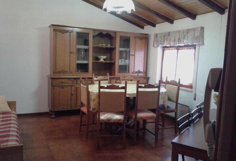 Апартаменты 3 Спальни, La Villa