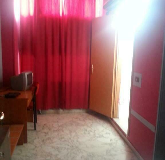 اتاق استاندارد یک نفره, L'approdo