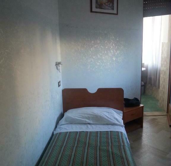 اتاق استاندارد یک نفره, L'approdo