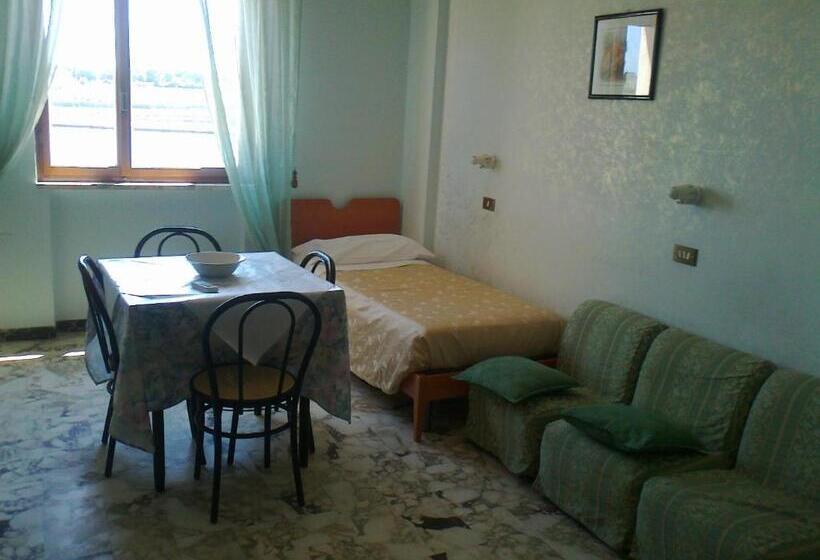 آپارتمان 2 خوابه, L'approdo