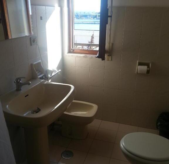 آپارتمان 2 خوابه, L'approdo