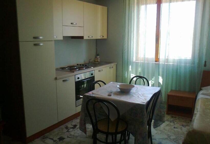 آپارتمان 2 خوابه, L'approdo