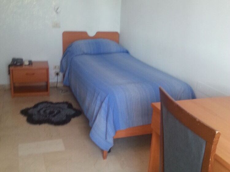 اتاق استاندارد یک نفره, L'approdo