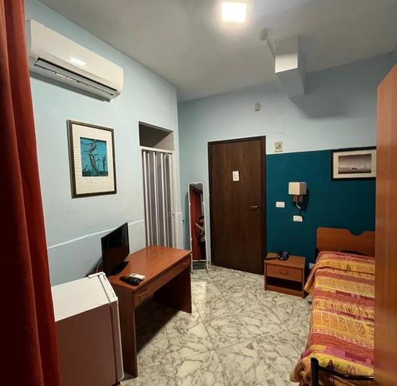 اتاق استاندارد یک نفره, L'approdo