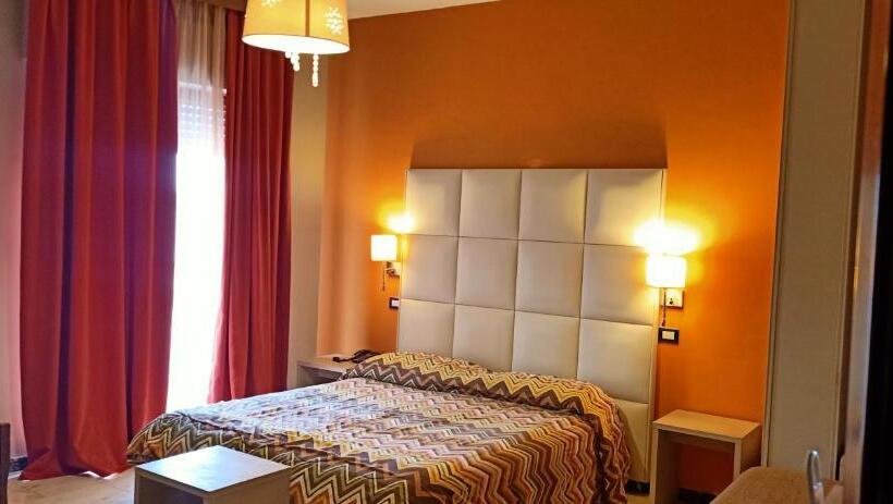 اتاق استاندارد, L'approdo