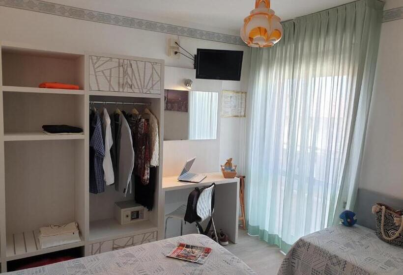 חדר סופריור לשלושה, Losanna Cervia