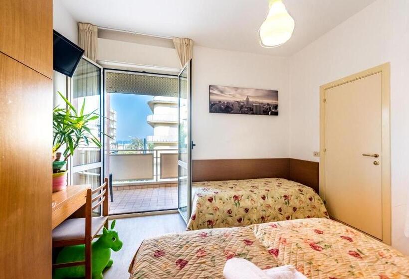 חדר סופריור לשלושה, Losanna Cervia