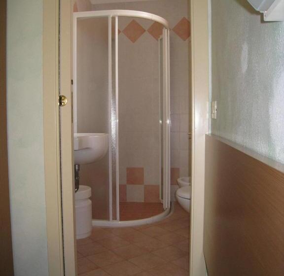 חדר סטנדרט לארבעה, Losanna Cervia