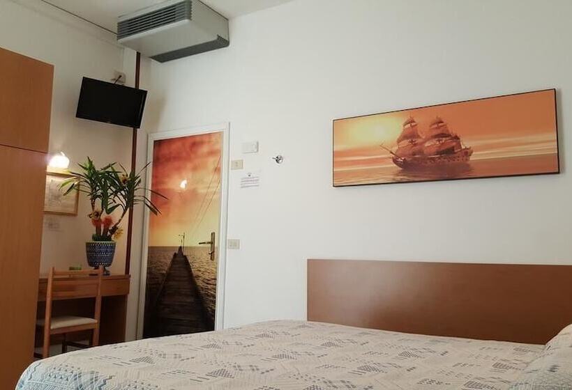 חדר סטנדרט לשלושה, Losanna Cervia