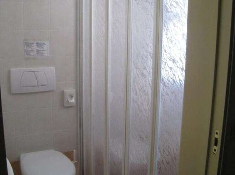 חדר סטנדרט לארבעה, Losanna Cervia