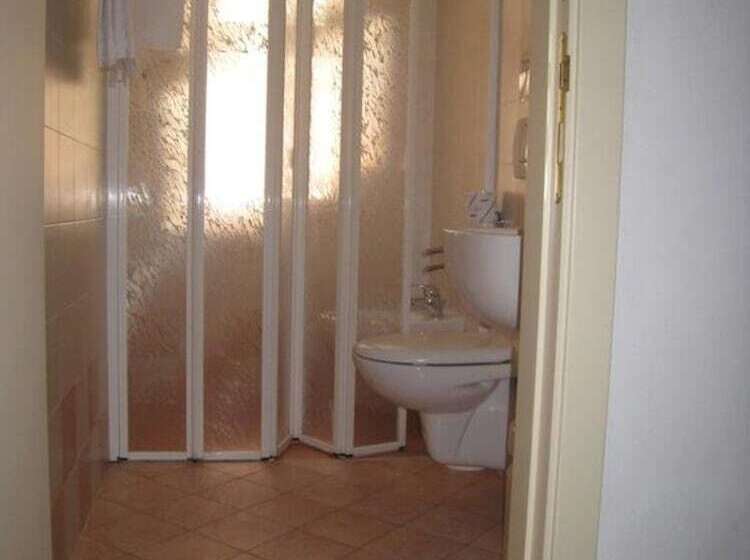 חדר סטנדרט לארבעה, Losanna Cervia