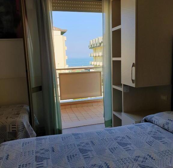 חדר סופריור לשלושה, Losanna Cervia