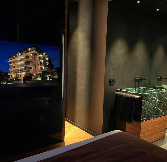 Полулюкс с Балконом, Orizzonte