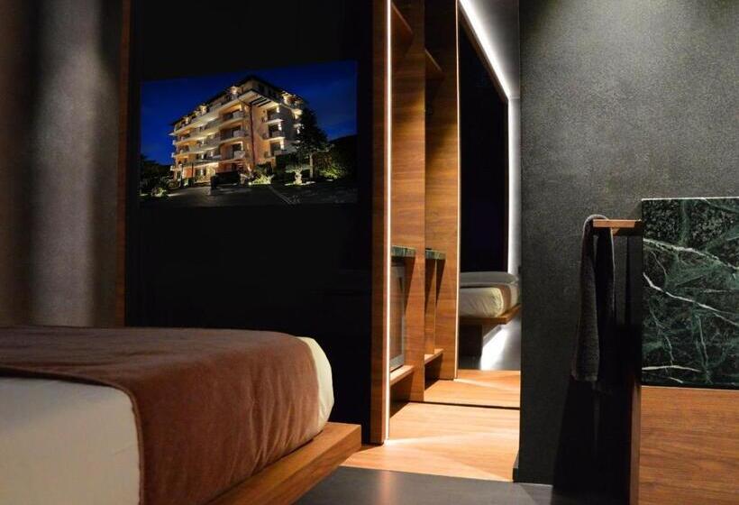 Полулюкс с Балконом, Orizzonte