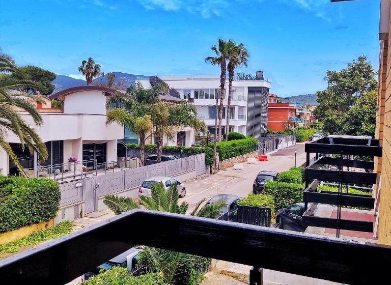 スタンダードルーム, Piccolo