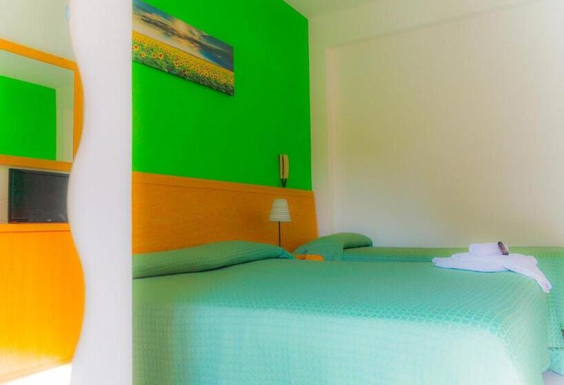 スタンダードトリプルルーム, Piccolo