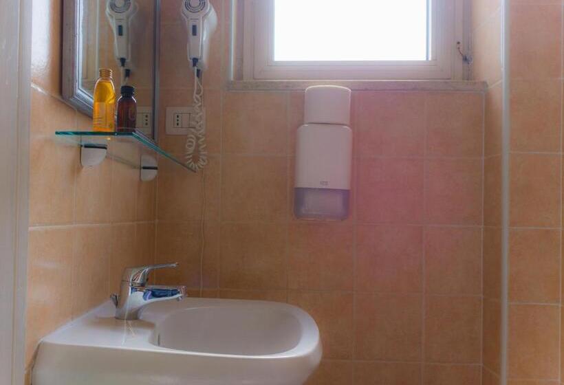 スタンダードトリプルルーム, Piccolo