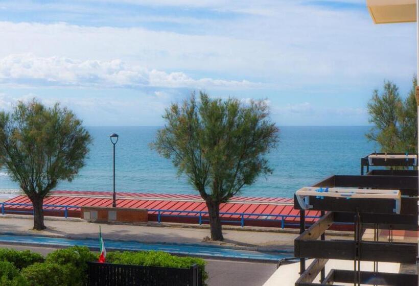 スタンダードトリプルルーム, Piccolo