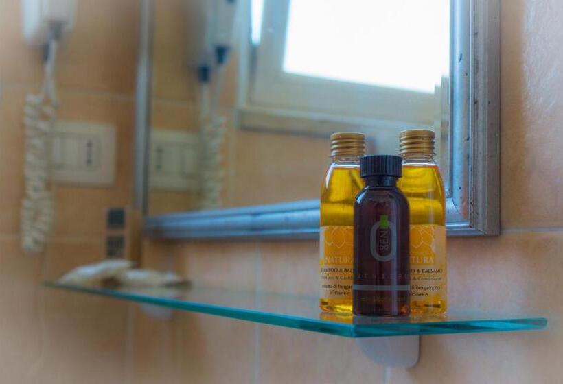 スタンダード４人部屋, Piccolo