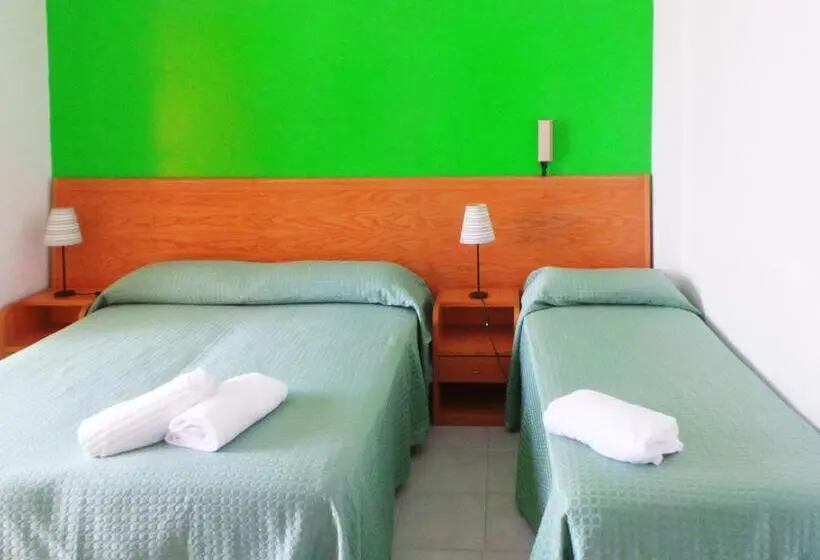 Economy Triple Room, Piccolo